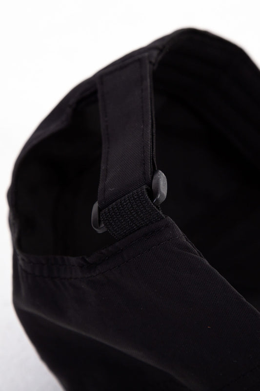 Rear fastening strap of Angry Pablo black cap